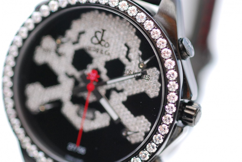 ジェイコブ 5タイムゾーン スカル時計。時計好きのスタッフが高価買取リサイクルのご相談をお待ちしてます枚方市くずは『質はしもと(有)橋本質店』